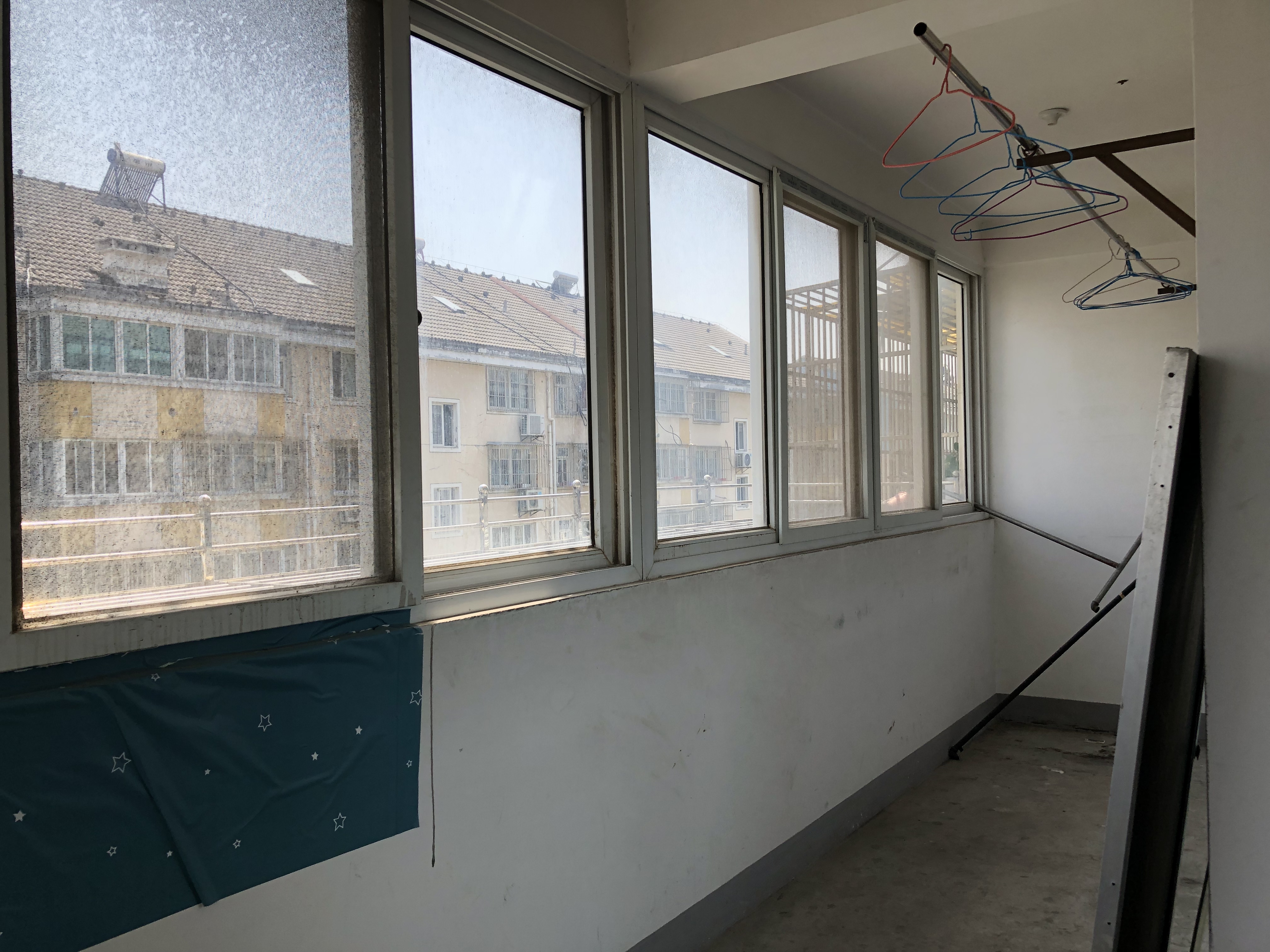 滨河东城 3室2厅1卫 130m&sup2;