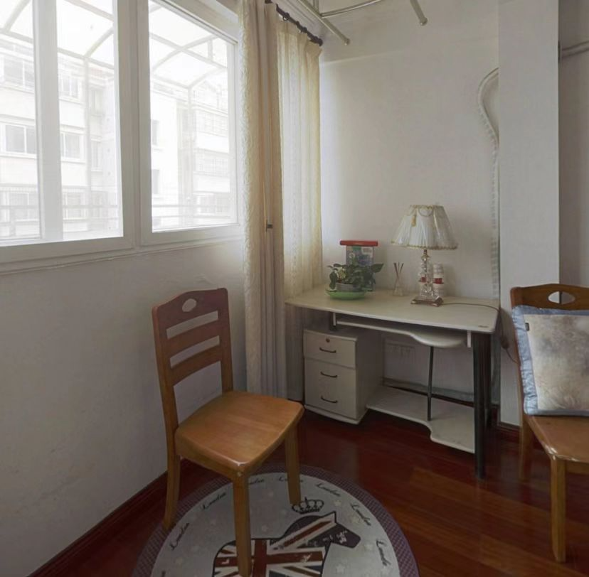 锦绣花园 3室2厅1卫 122.42m&sup2;