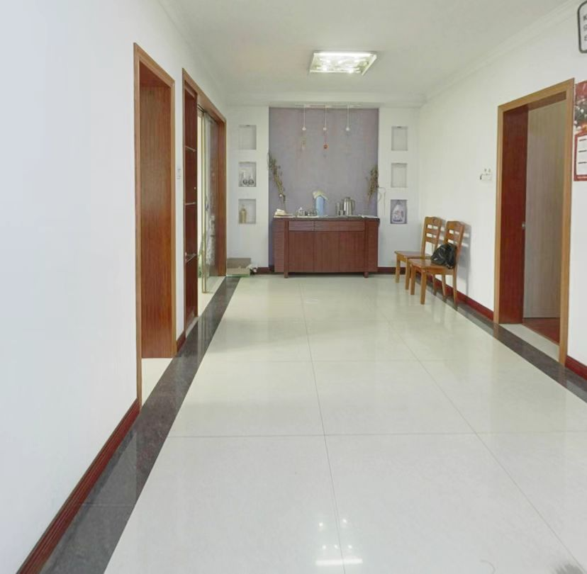 锦绣花园 3室2厅1卫 122.42m&sup2;