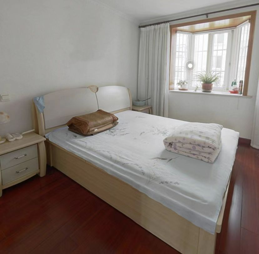 锦绣花园 3室2厅1卫 122.42m&sup2;