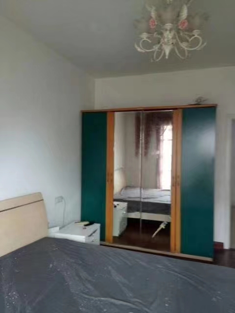 学林东苑 5室2厅3卫 142.00m&sup2;