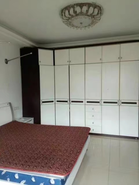 学林东苑 5室2厅3卫 142.00m&sup2;