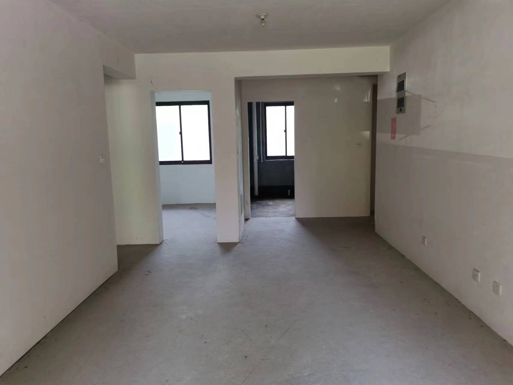 书香华府小区 3室2厅1卫 110m&sup2;