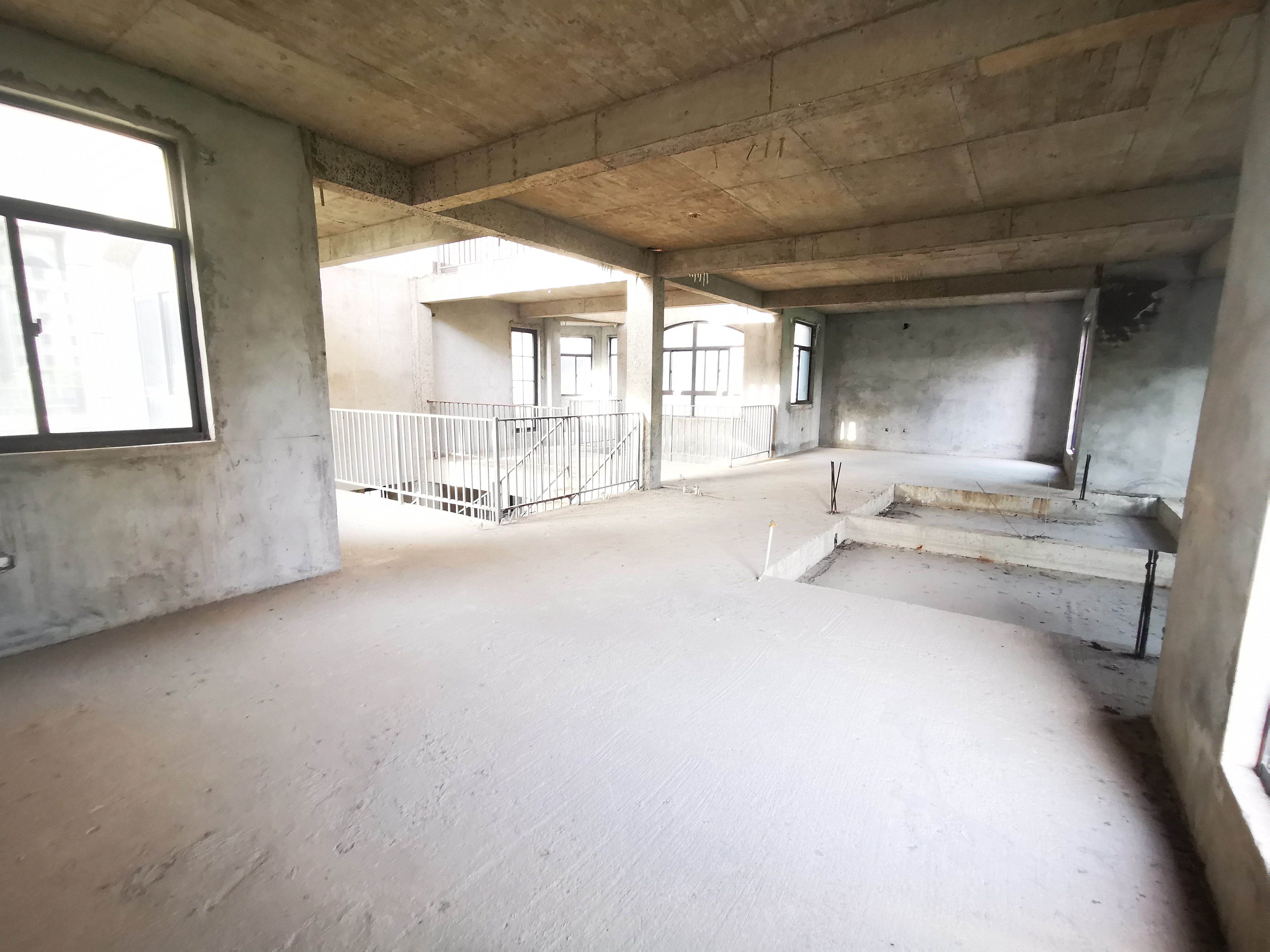 水榭花城 5室3厅3卫 486.4m&sup2;