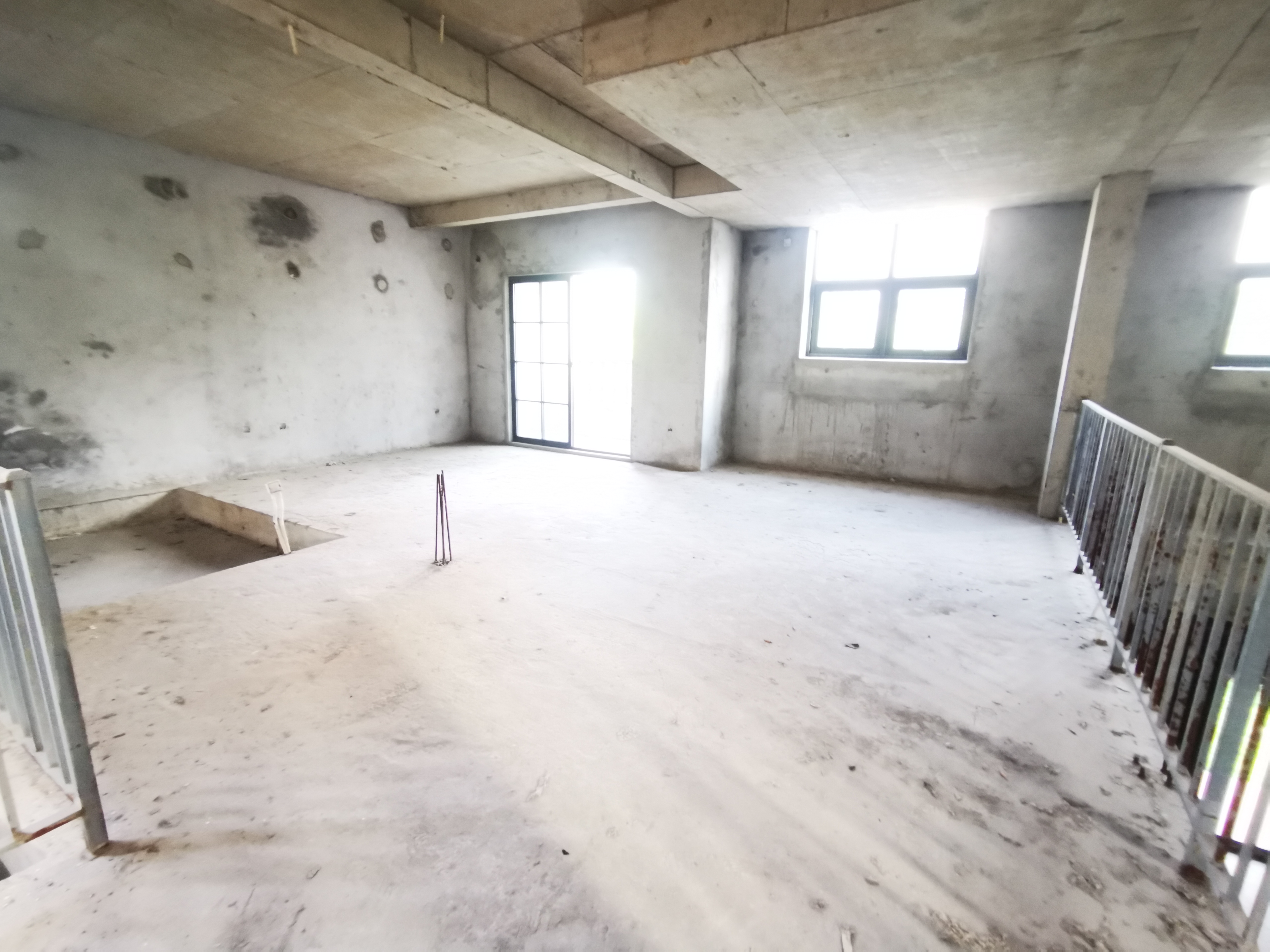 水榭花城 5室3厅3卫 486.4m&sup2;