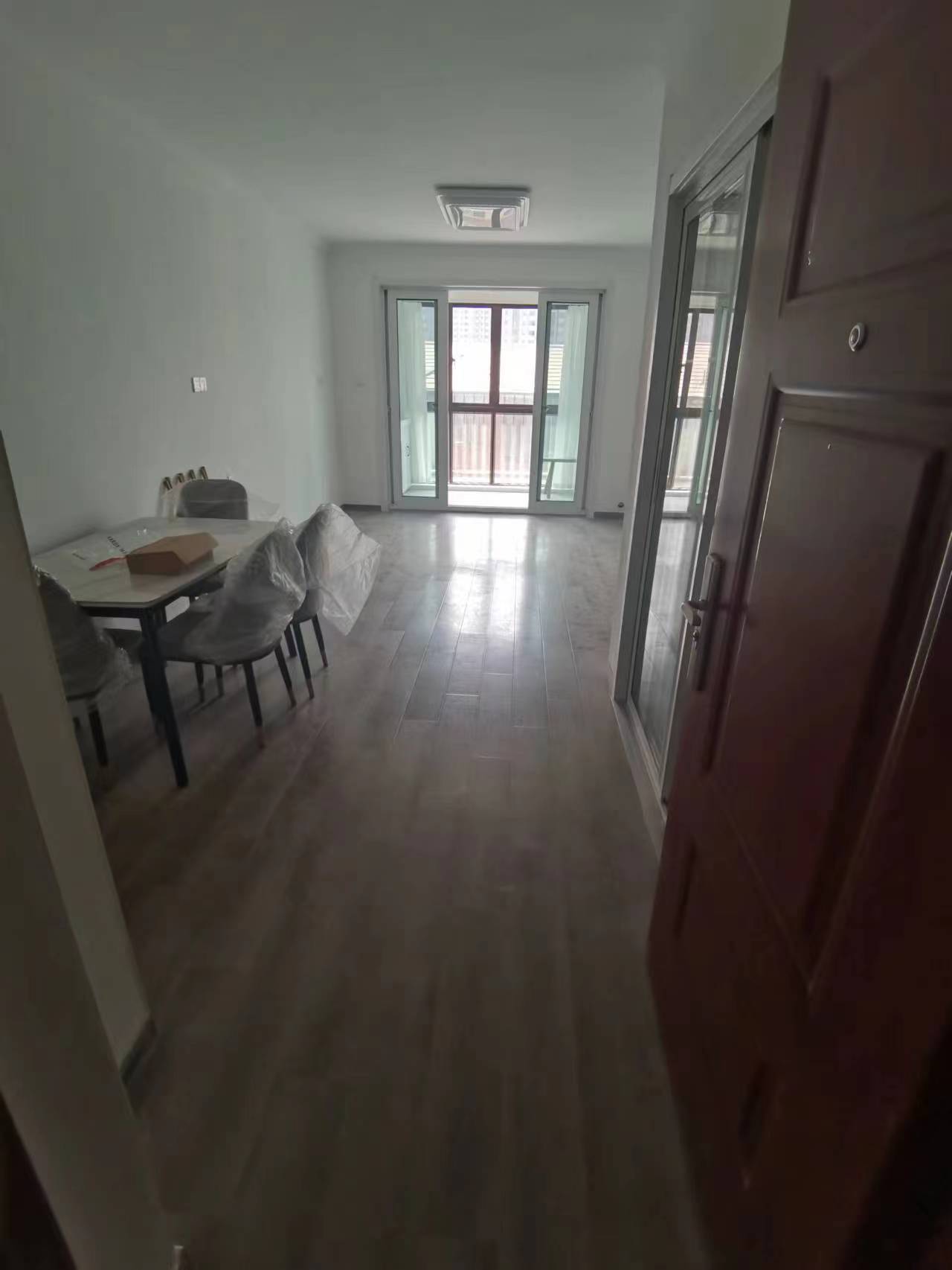景瑞御府 3室2厅1卫 93m²