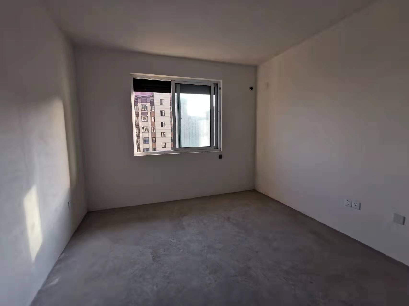 景明花苑 3室2厅1卫 126m&sup2;