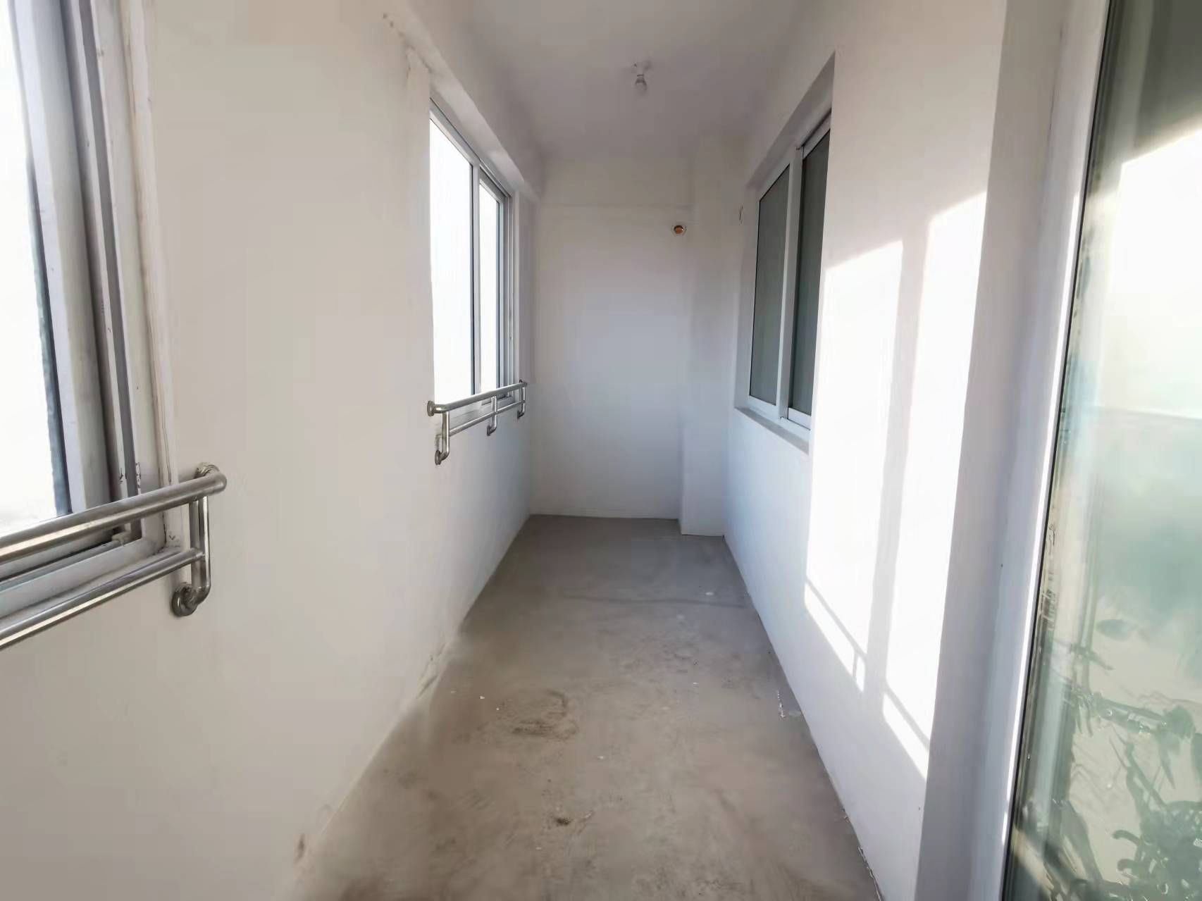 景明花苑 3室2厅1卫 126m&sup2;
