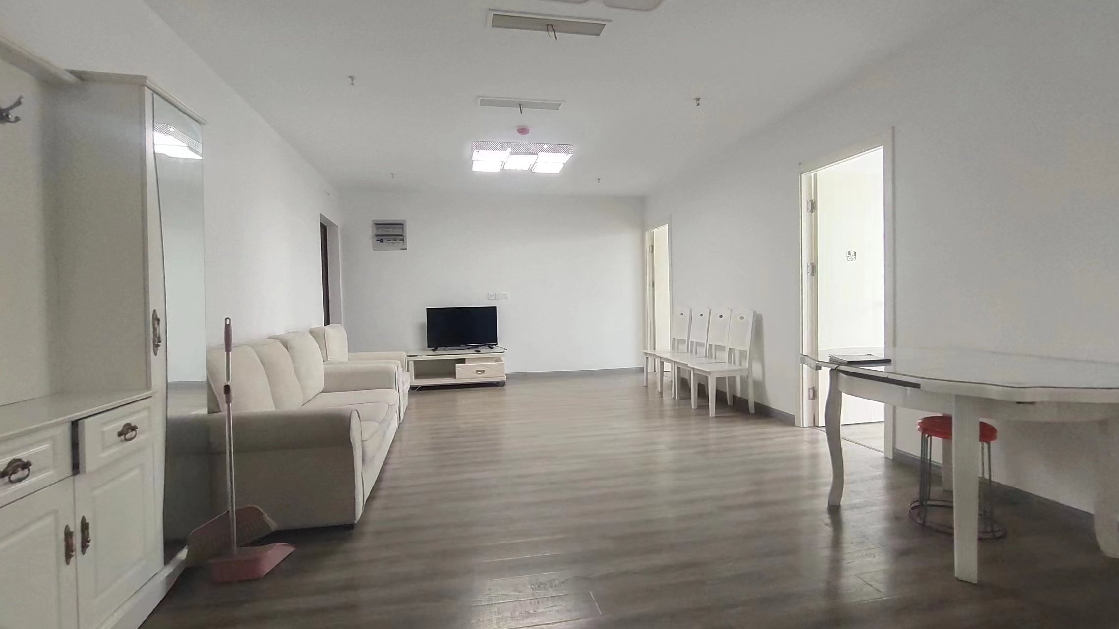 凤凰文化广场 2室2厅1卫 118m&sup2;