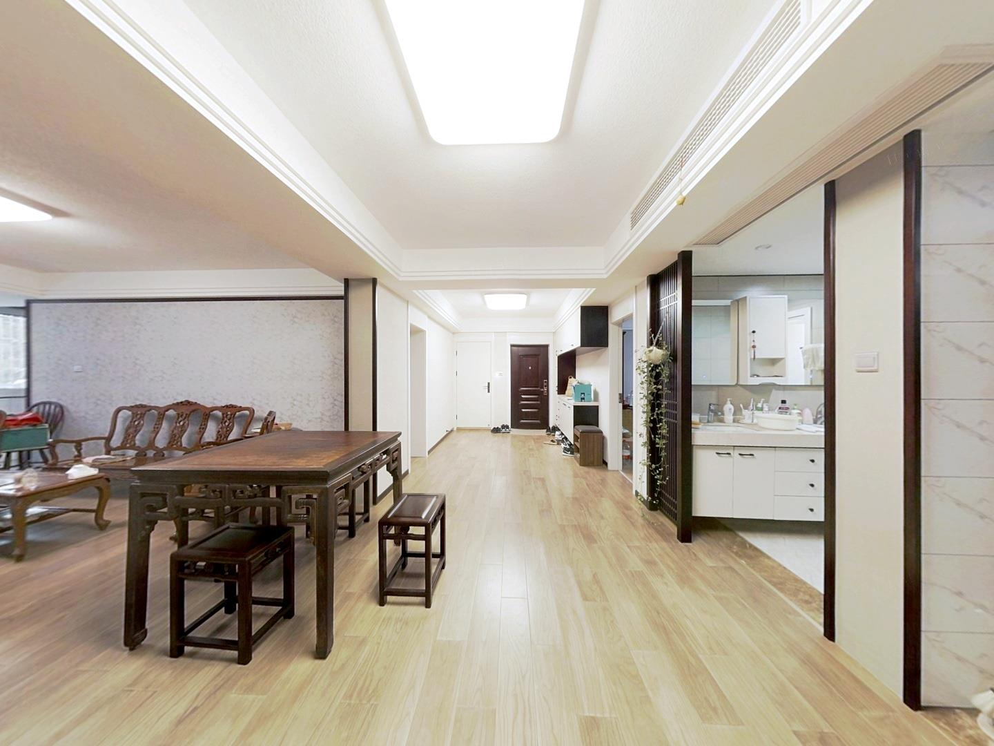 光明东村 3室1厅1卫 145m&sup2;