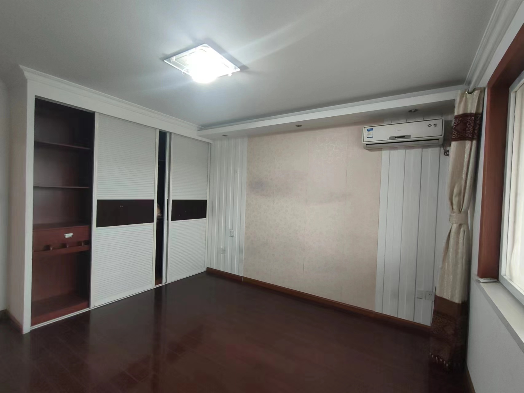 城山家园 3室2厅2卫 139.00m&sup2;
