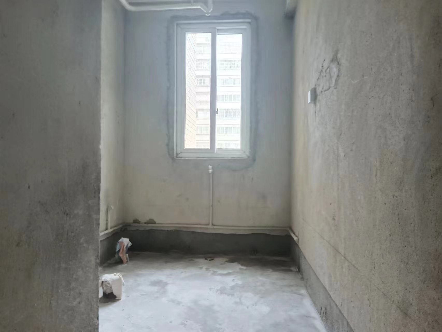 天霞苑 4室2厅2卫 136m&sup2;
