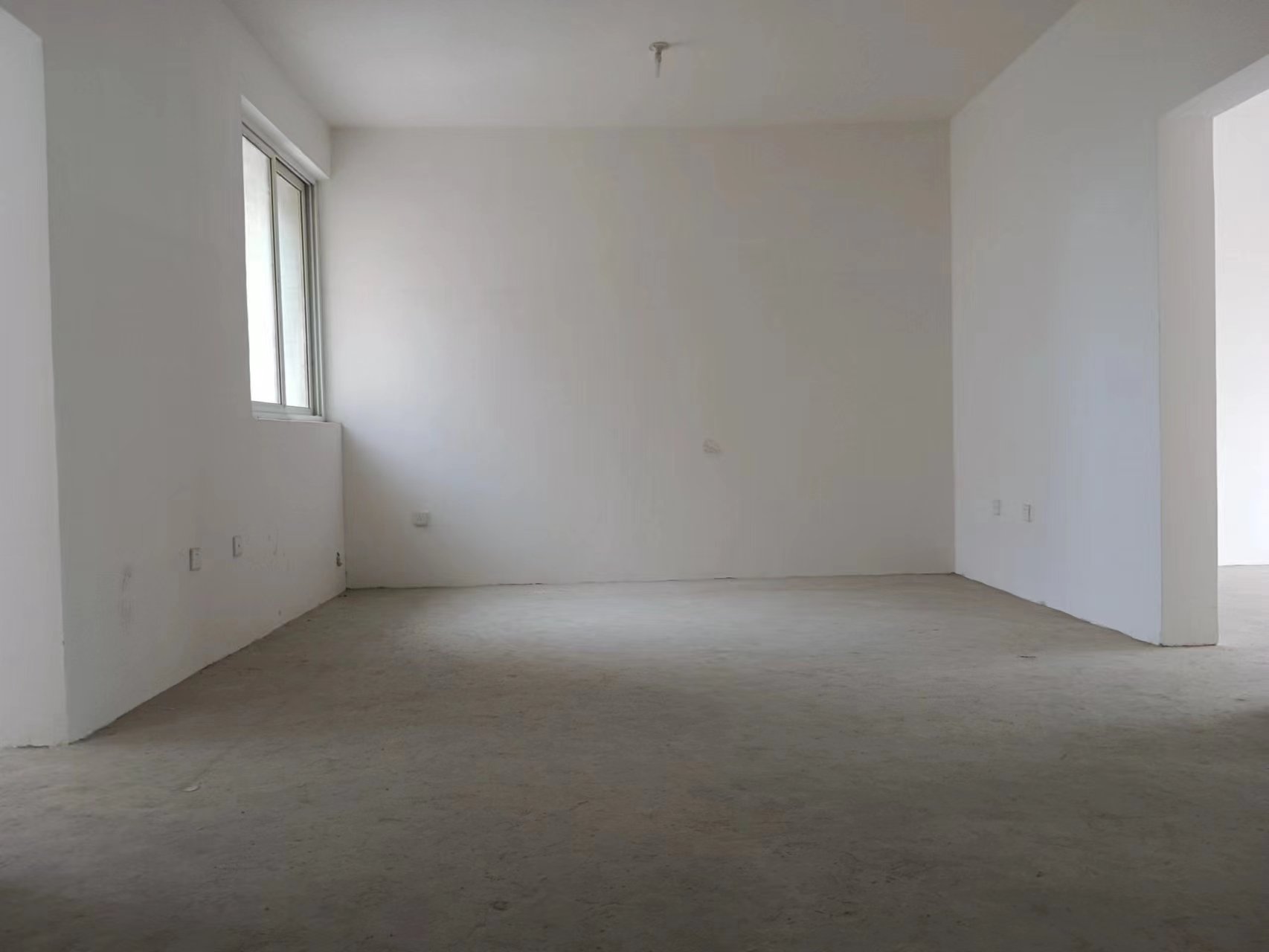 天霞苑 4室2厅2卫 136m&sup2;