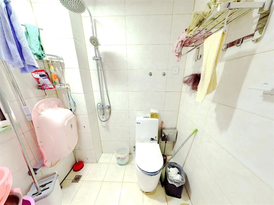 华强城 2室2厅1卫 84m&sup2;