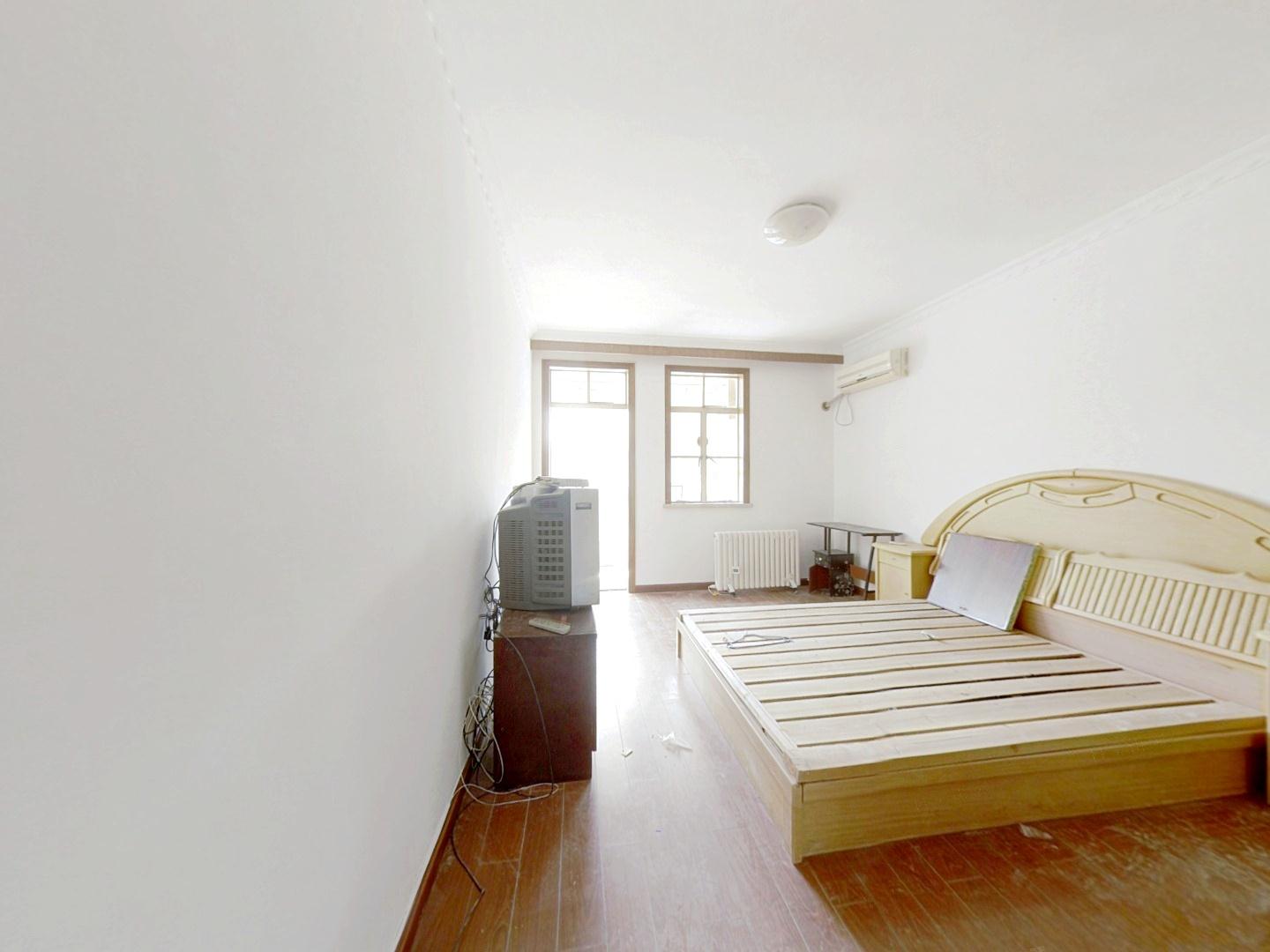 城港新村 1室1厅1卫 48.96m&sup2;