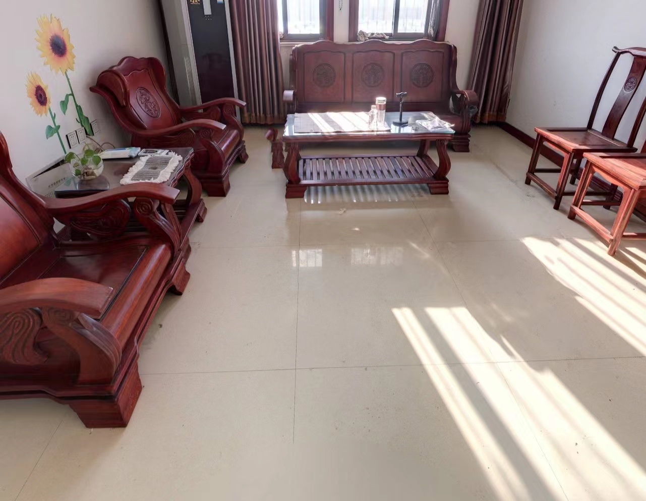 现代生活广场 2室2厅1卫 98m&sup2;
