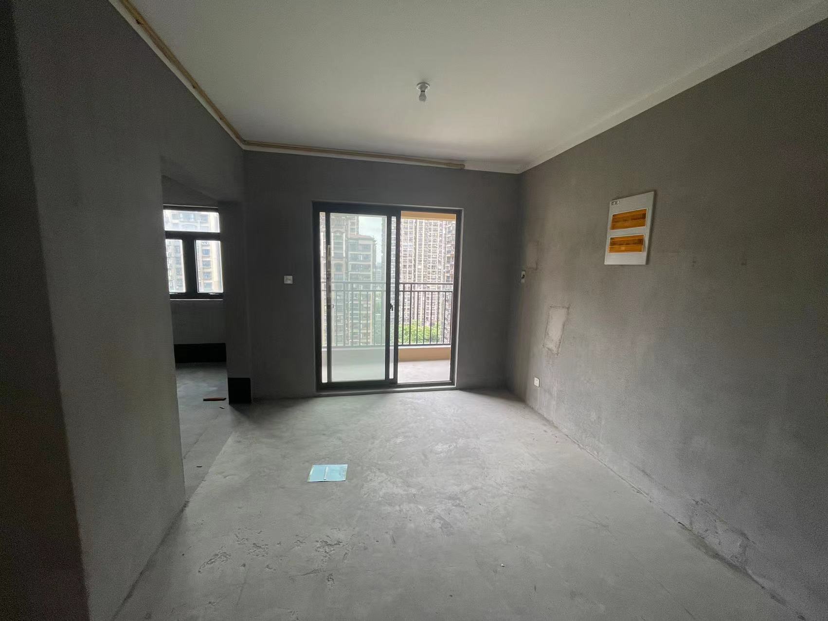 华强城 3室2厅2卫 123m&sup2;