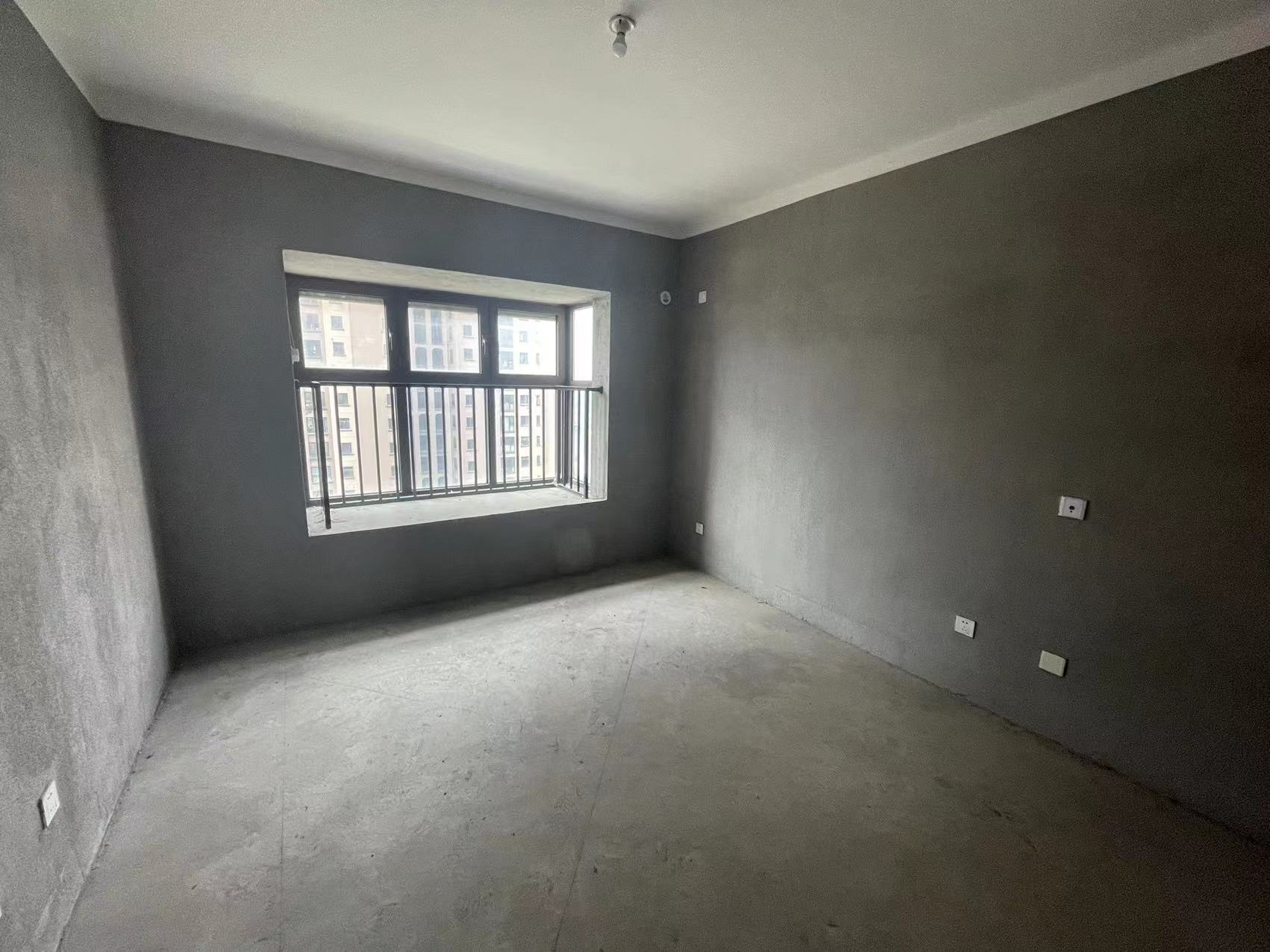 华强城 3室2厅2卫 123m&sup2;