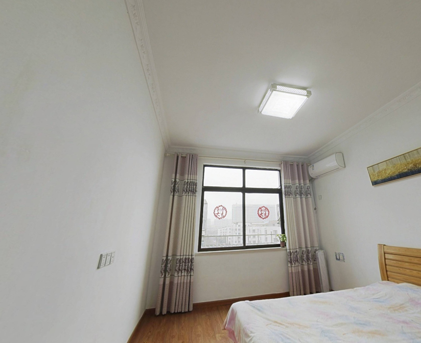 八角亭东一区 3室2厅1卫 81m&sup2;