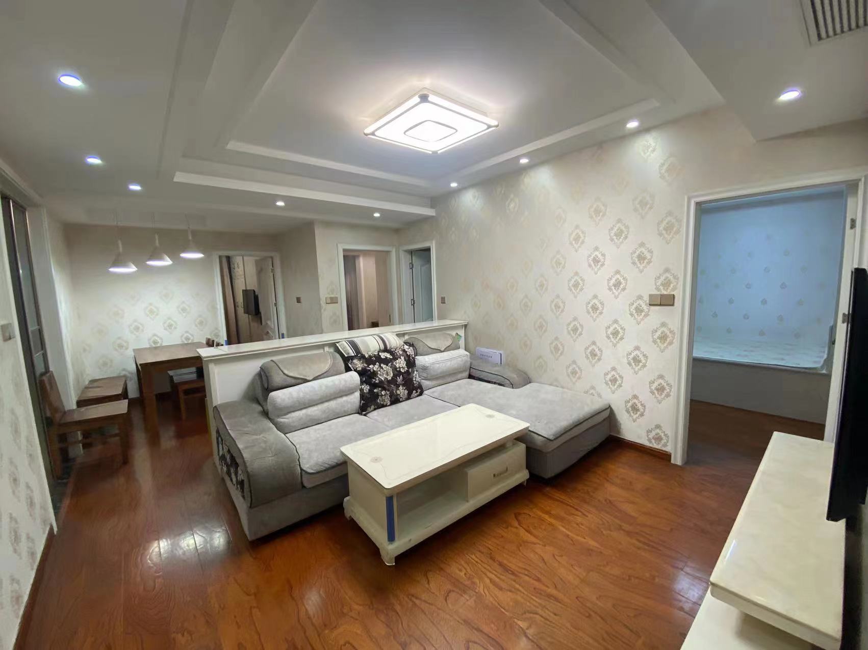 华强城 3室1厅1卫 89m²