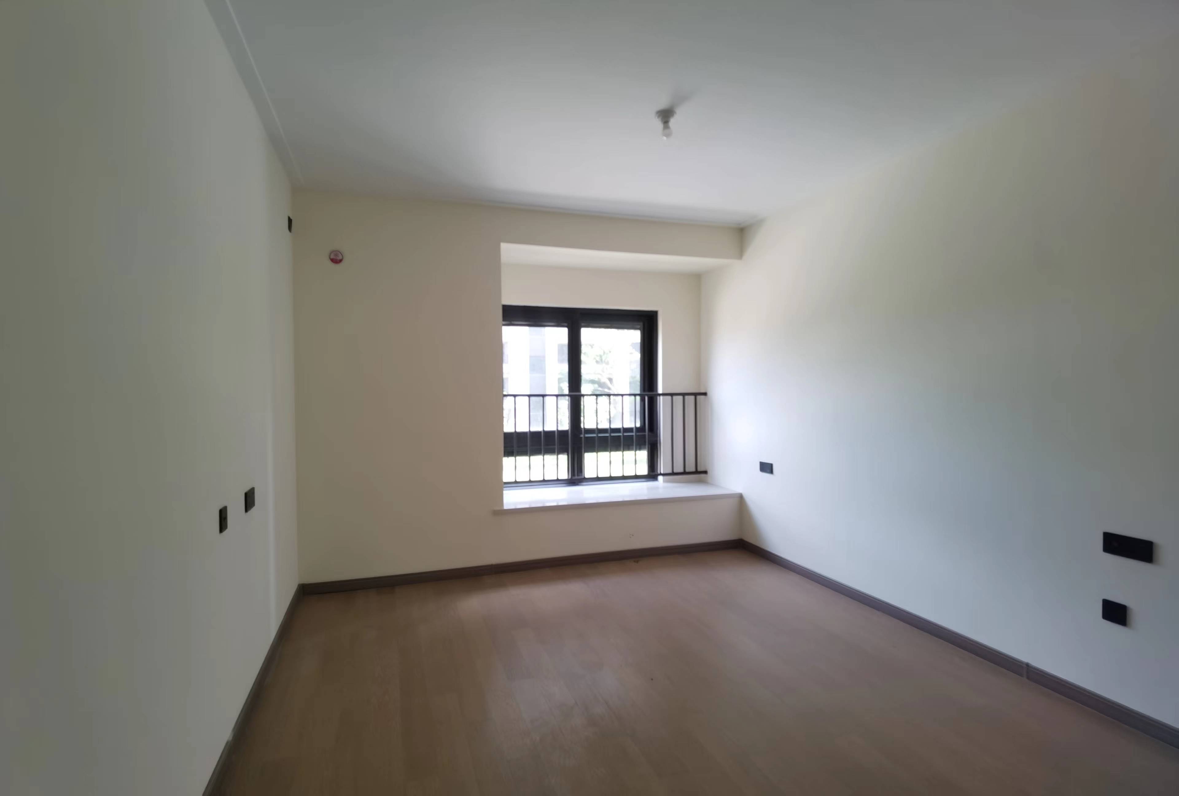 湖山源著 4室2厅2卫 148m&sup2;
