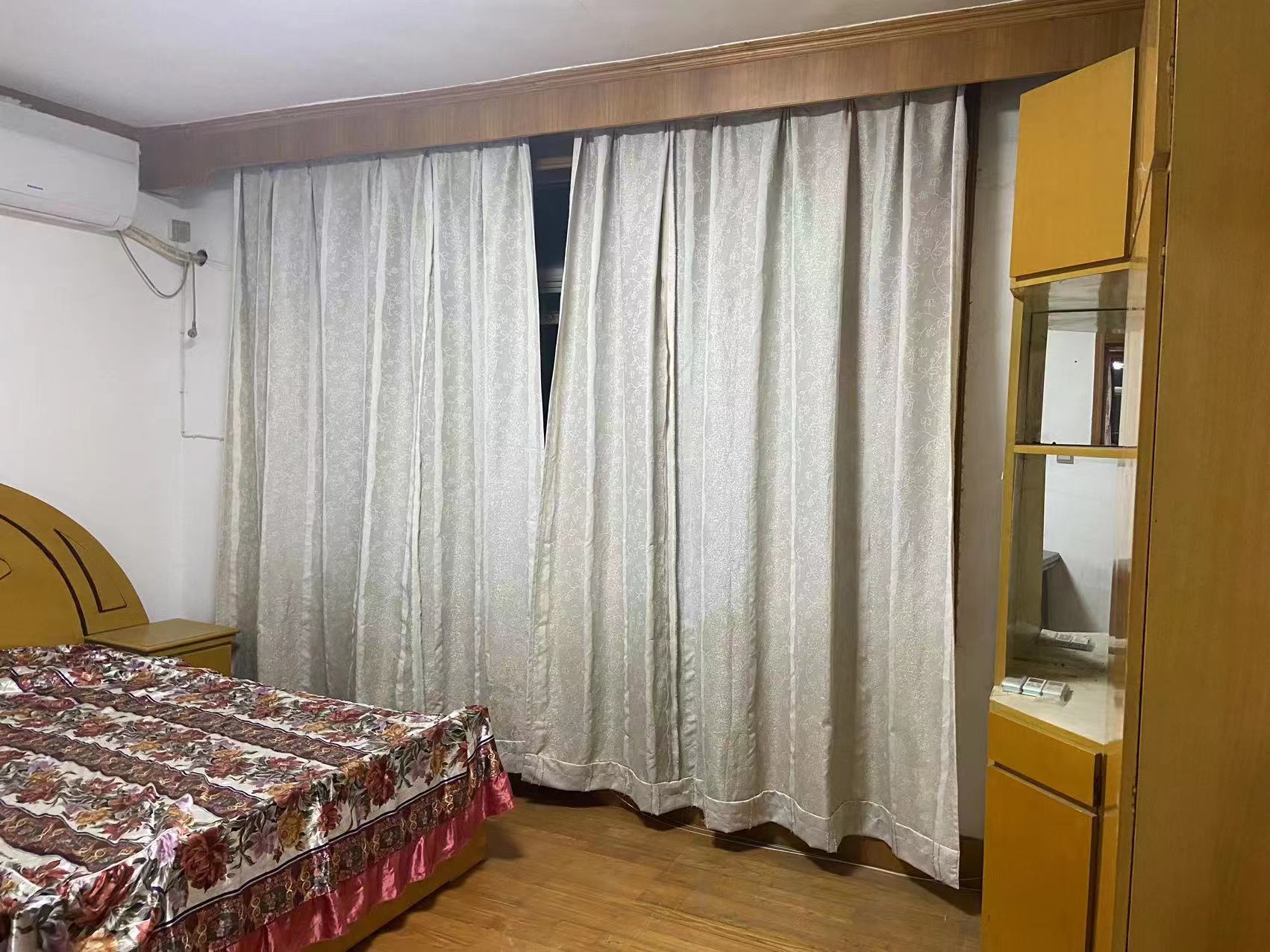 江海花园 3室2厅1卫 103m&sup2;