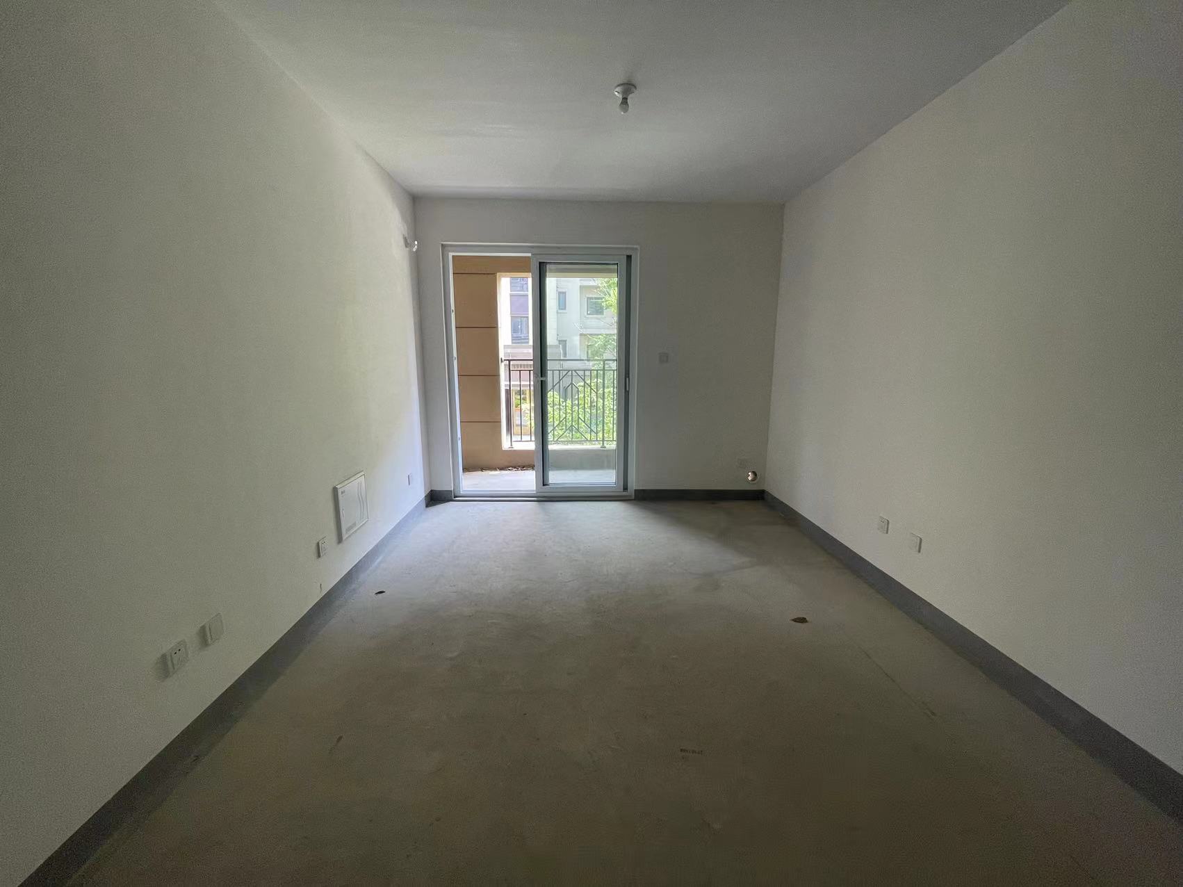 金地繁茂里 3室2厅2卫 98m&sup2;