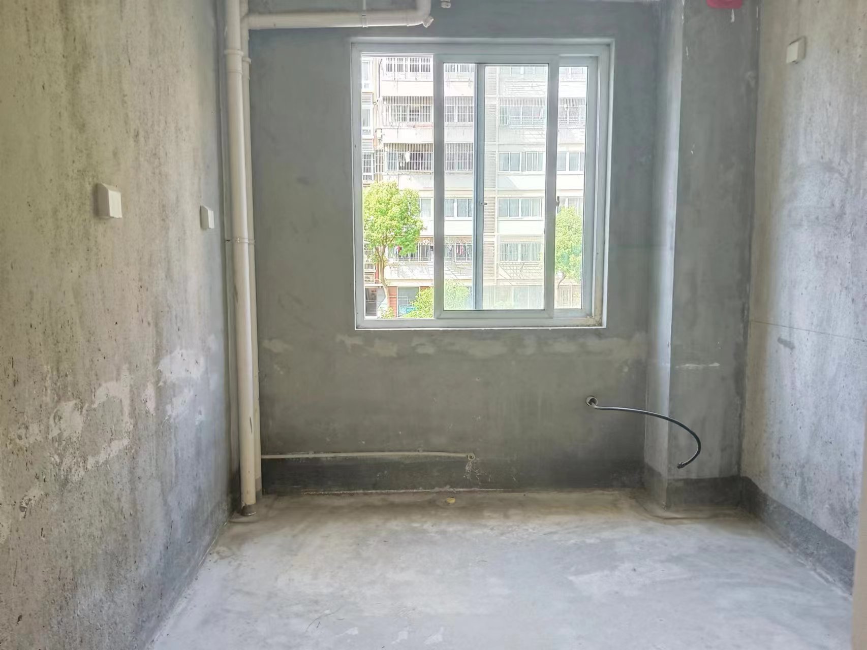 天霞苑 3室2厅2卫 131.8m&sup2;