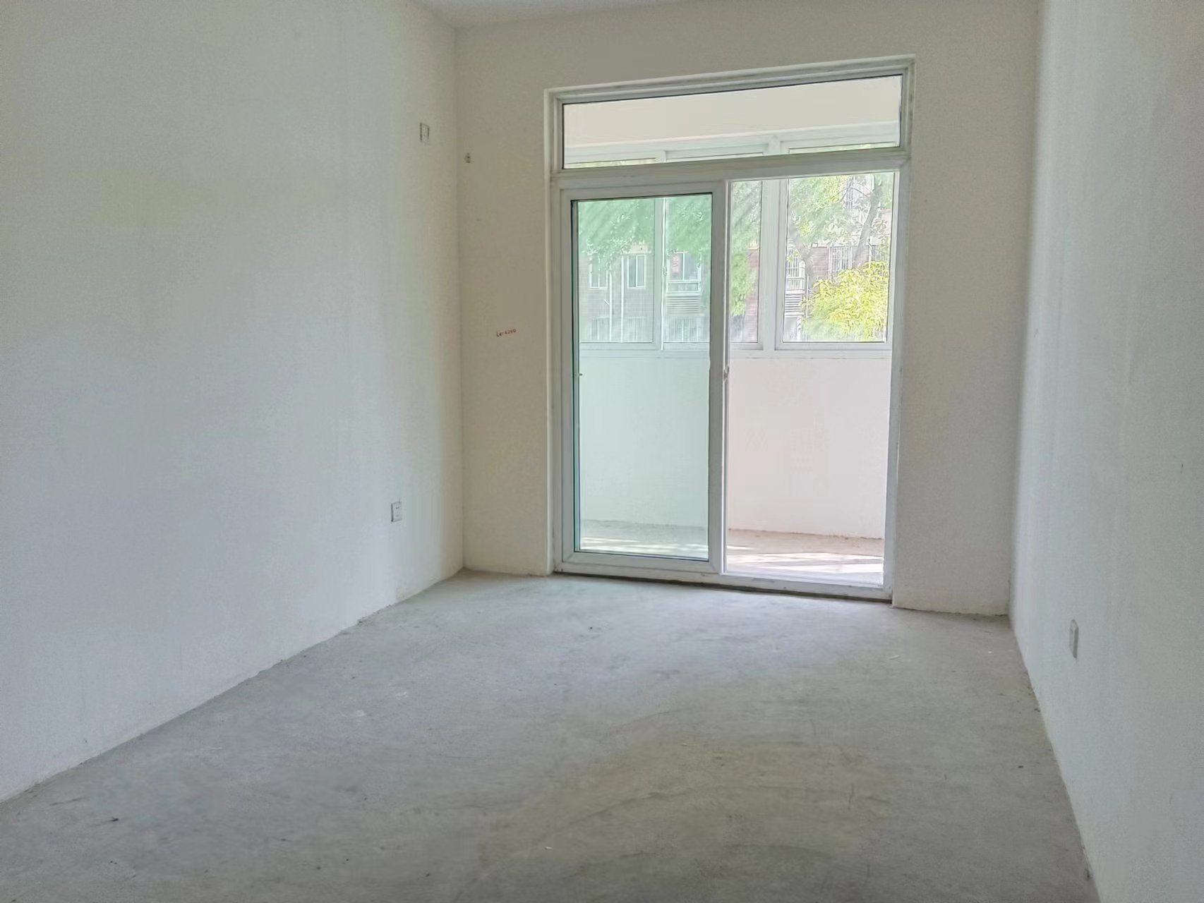 天霞苑 3室2厅2卫 131.8m&sup2;