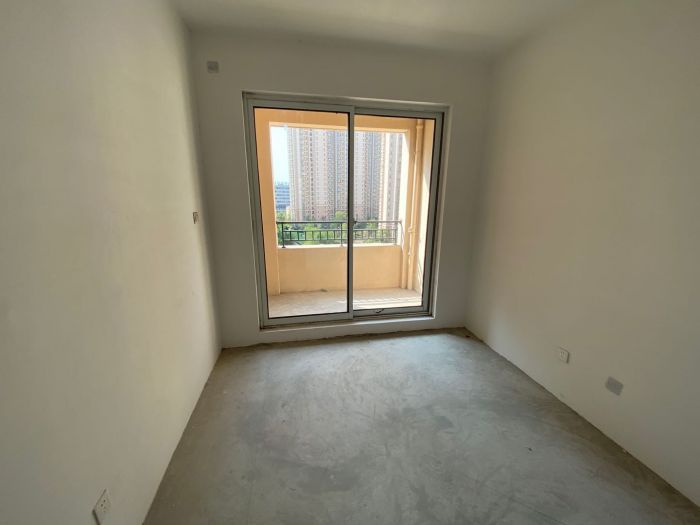 中南世纪花城三期 3室2厅2卫 148m&sup2;