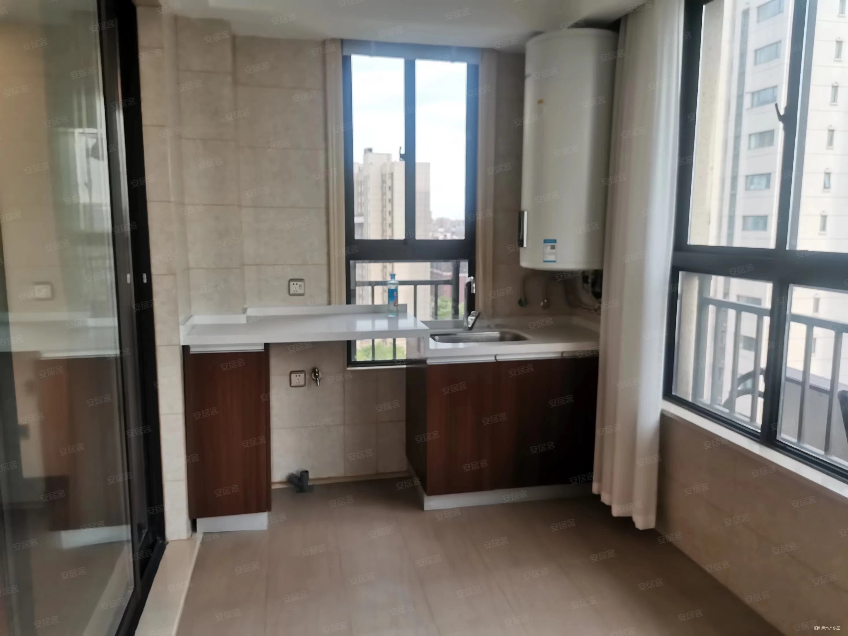 万科城市之光 4室2厅2卫 142m&sup2;