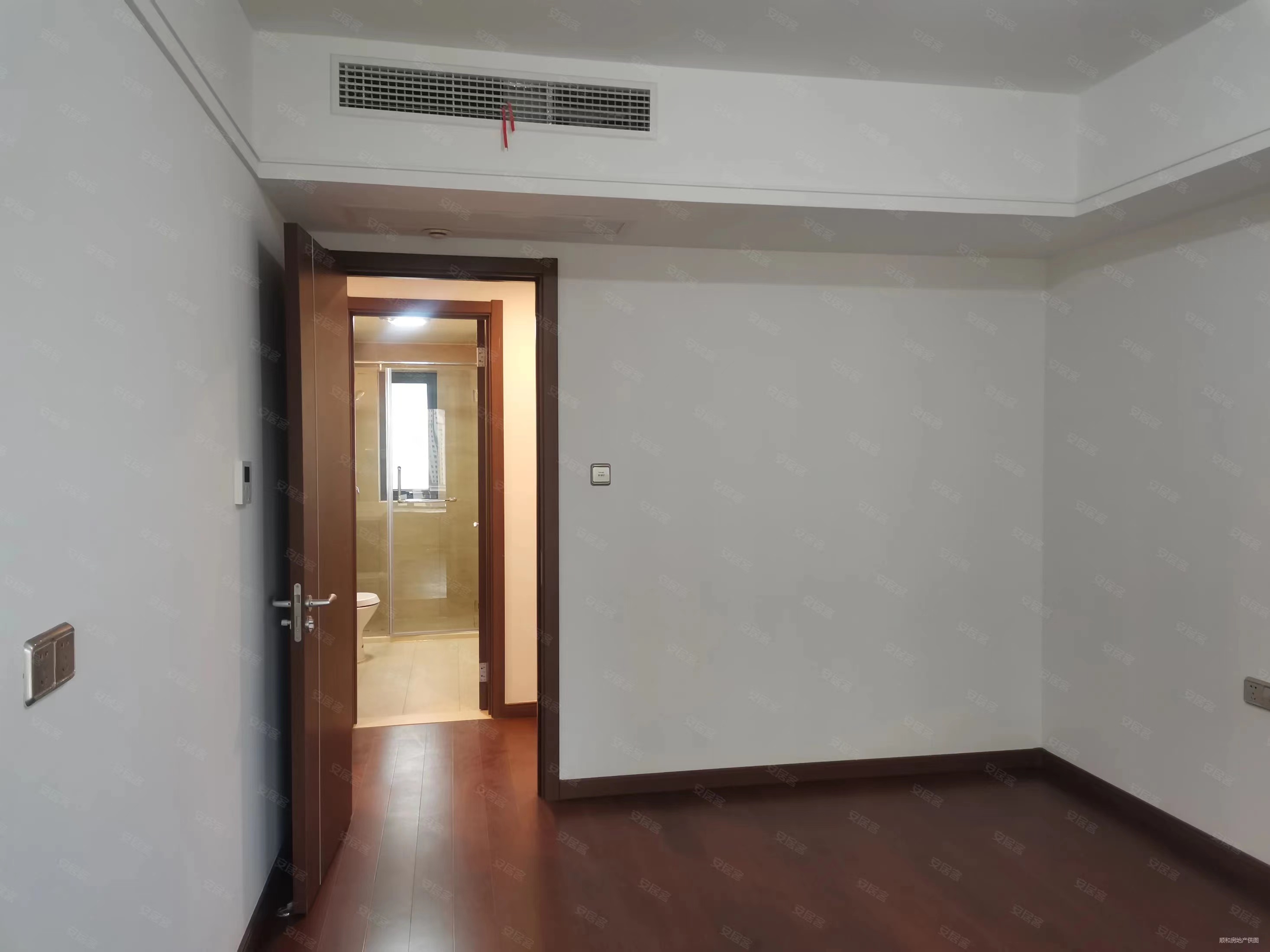 万科城市之光 4室2厅2卫 142m&sup2;