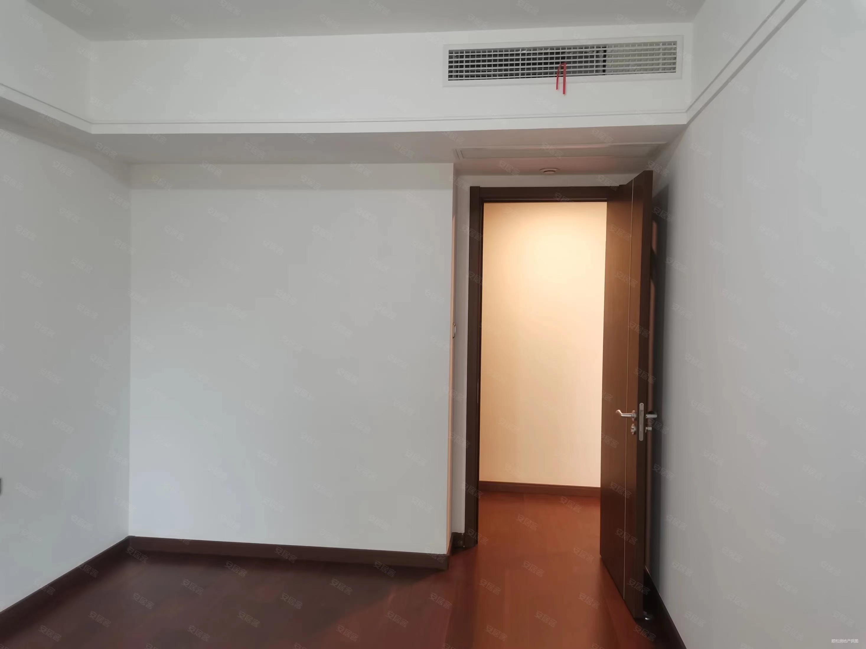 万科城市之光 4室2厅2卫 142m&sup2;