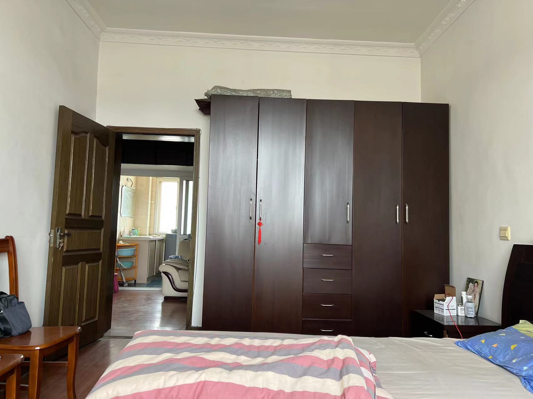 濠东路63号 3室1厅1卫 75m&sup2;