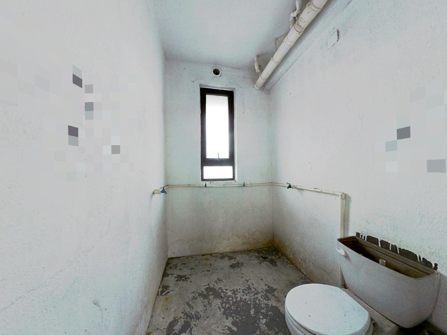 华强城 3室2厅1卫 113m&sup2;