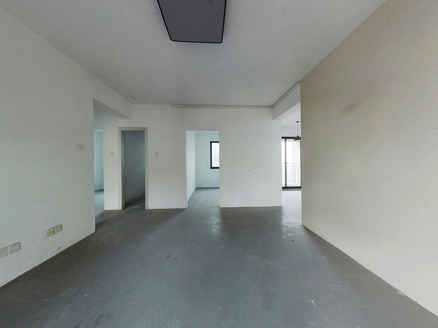 华强城 3室2厅1卫 113m²