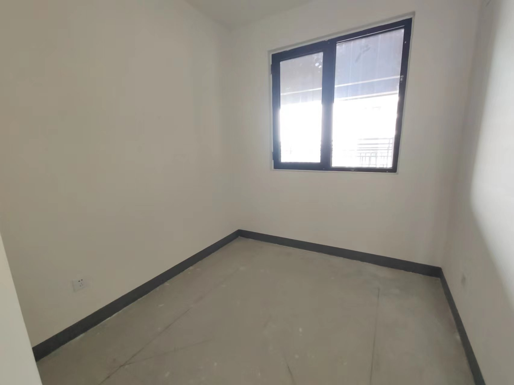 绿地新里城 3室2厅1卫 90m&sup2;
