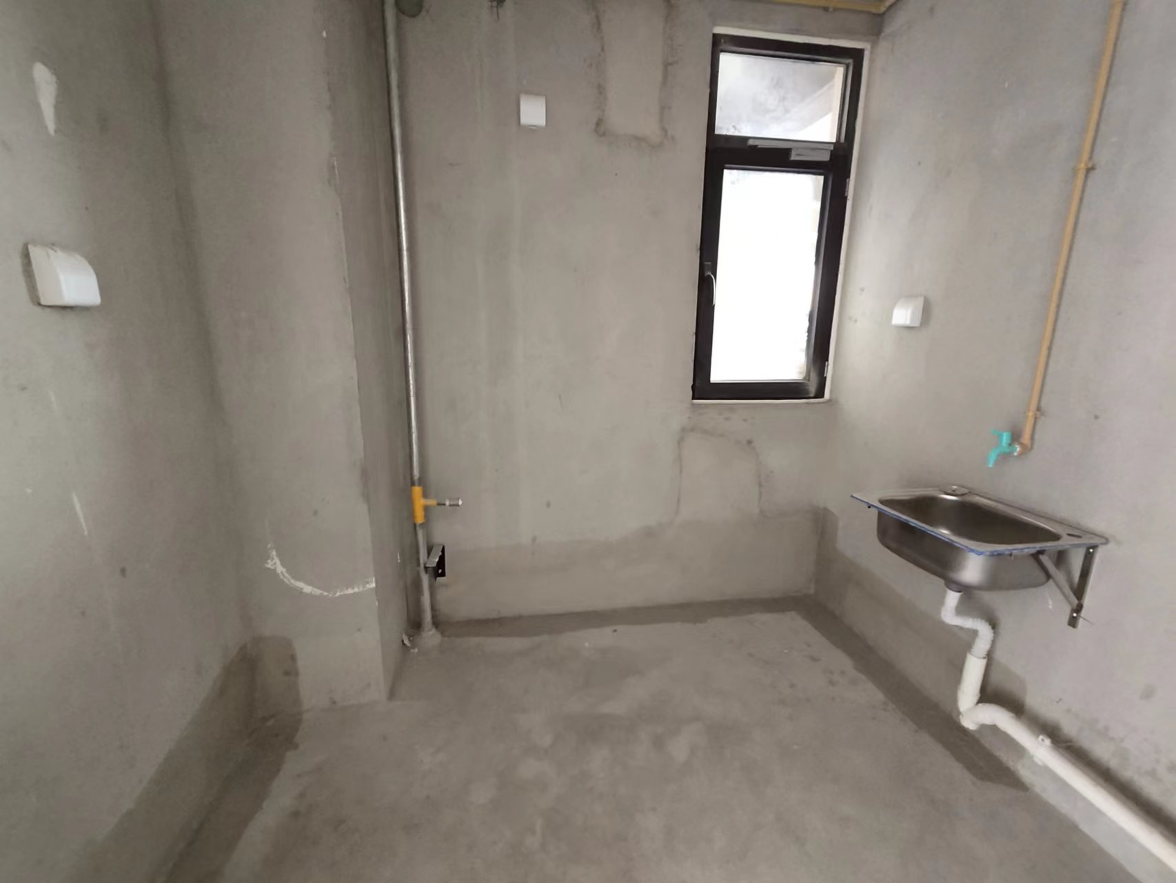 绿地新里城 3室2厅1卫 90m&sup2;