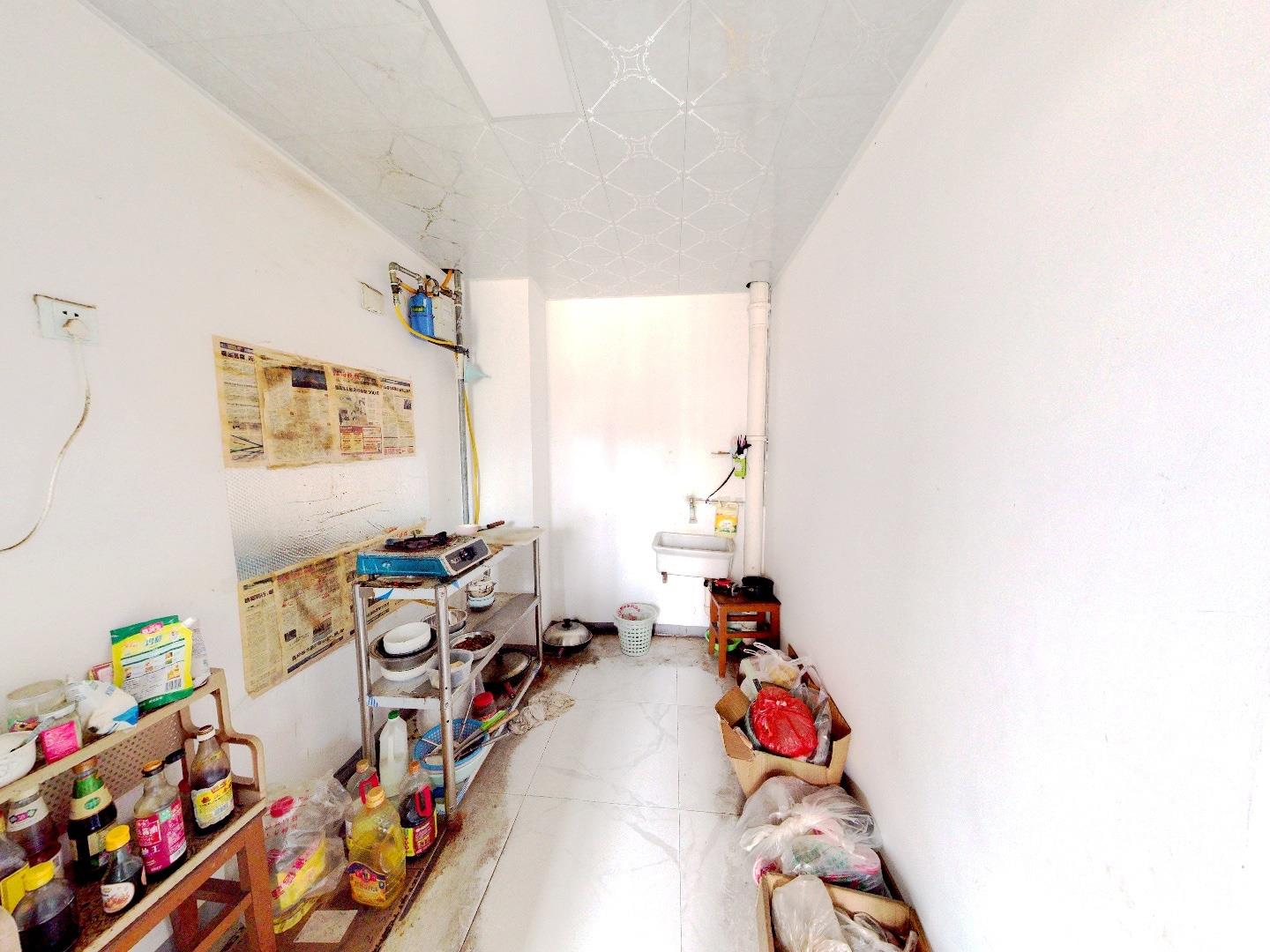 万通城 2室1厅1卫 74m&sup2;