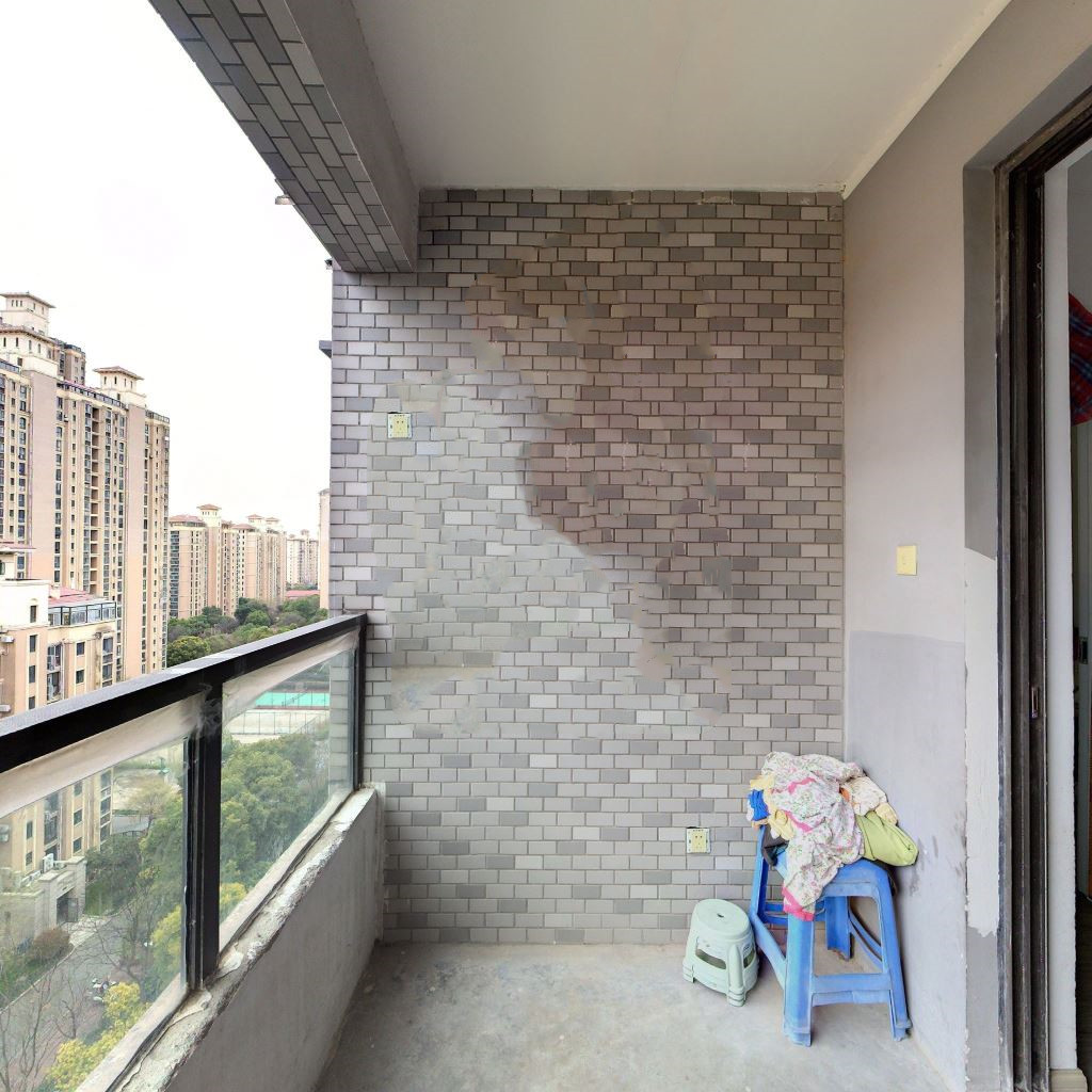 万通城 2室1厅1卫 74m&sup2;