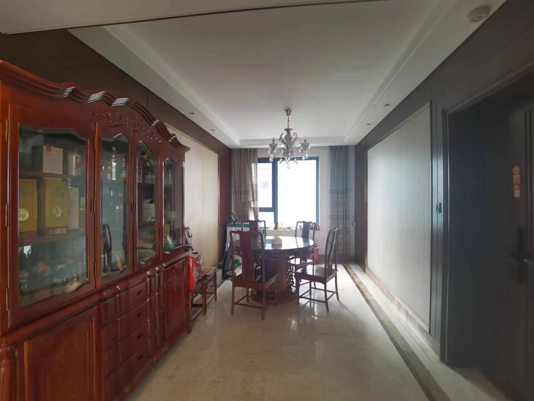 圆融广场公馆 3室2厅2卫 186.00m&sup2;