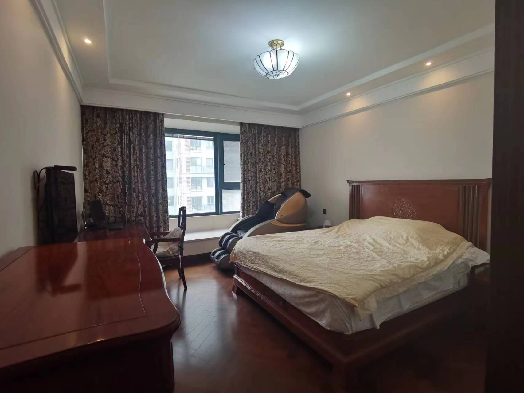 圆融广场公馆 3室2厅2卫 186.00m&sup2;