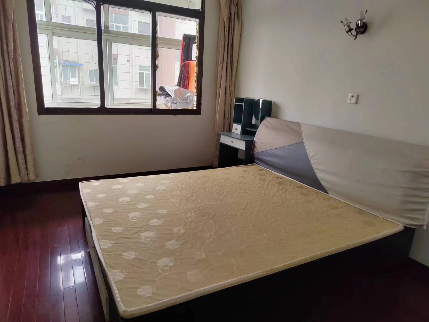 光明新村 3室1厅1卫 78m&sup2;