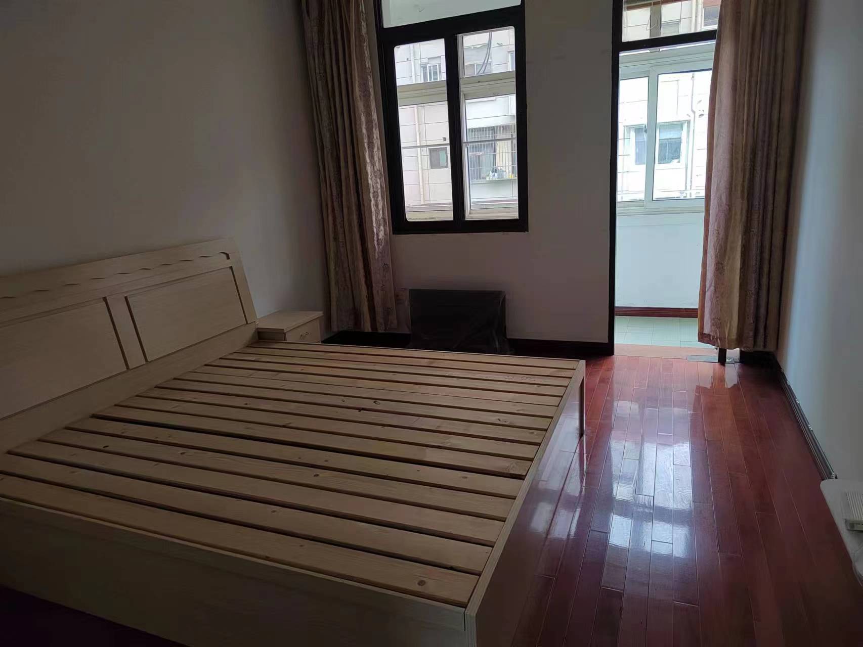 光明新村 3室1厅1卫 78m&sup2;
