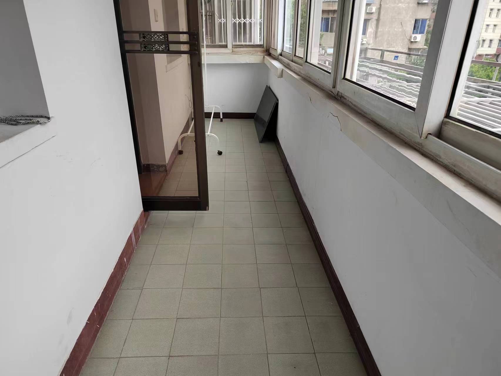 光明新村 3室1厅1卫 78m&sup2;