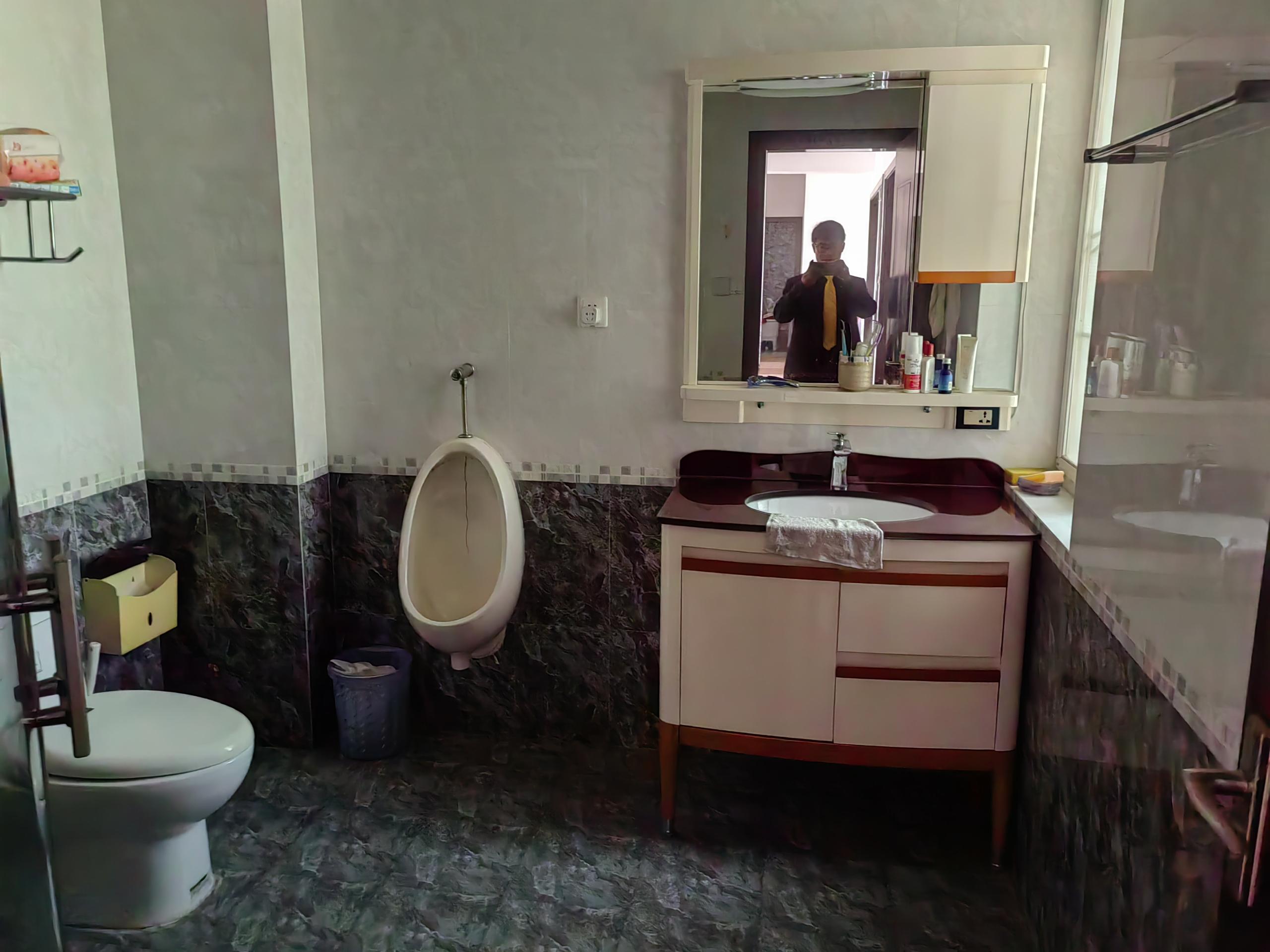 东郊庄园 5室2厅3卫 390m&sup2;