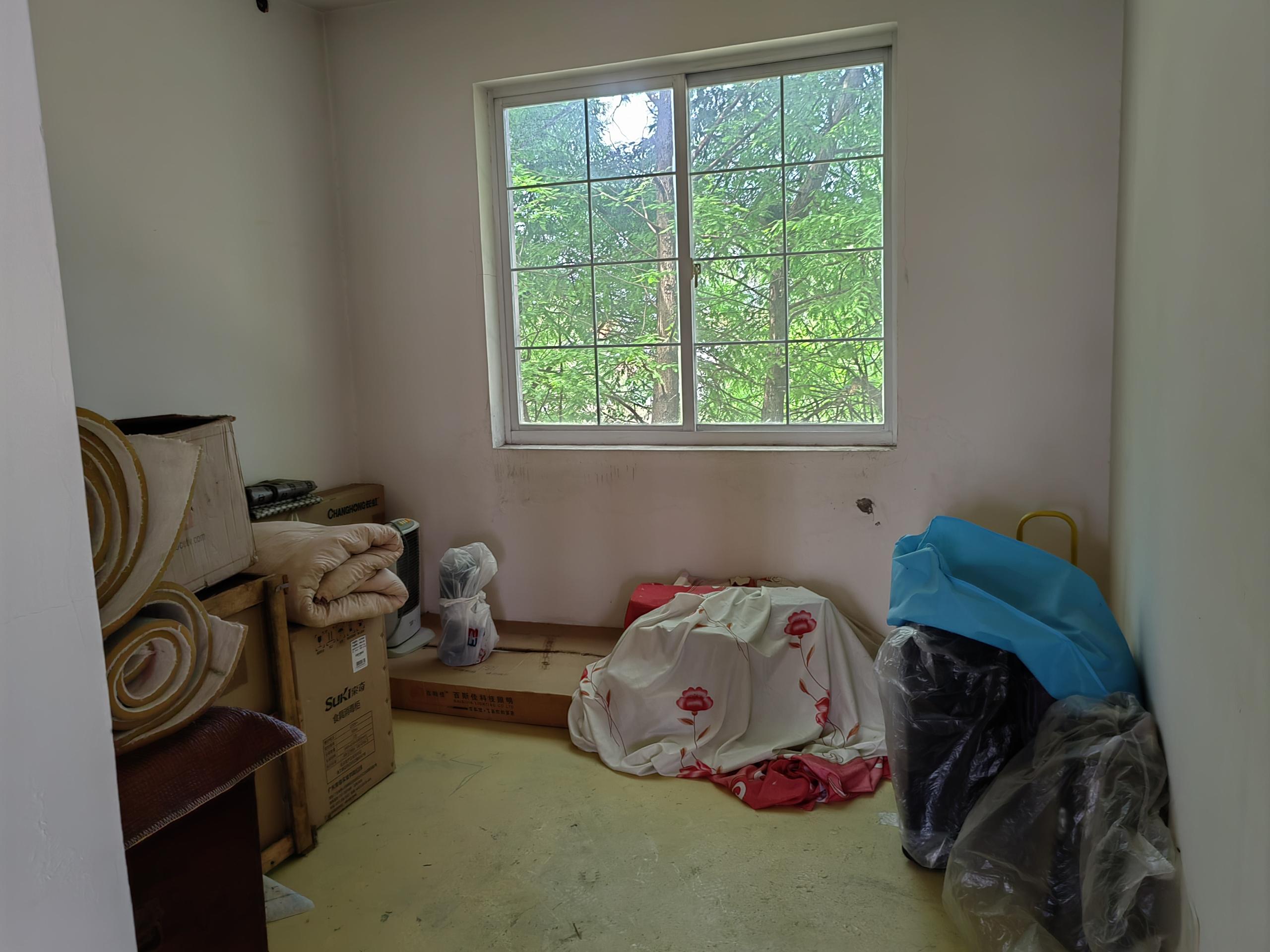 东郊庄园 5室2厅3卫 390m&sup2;