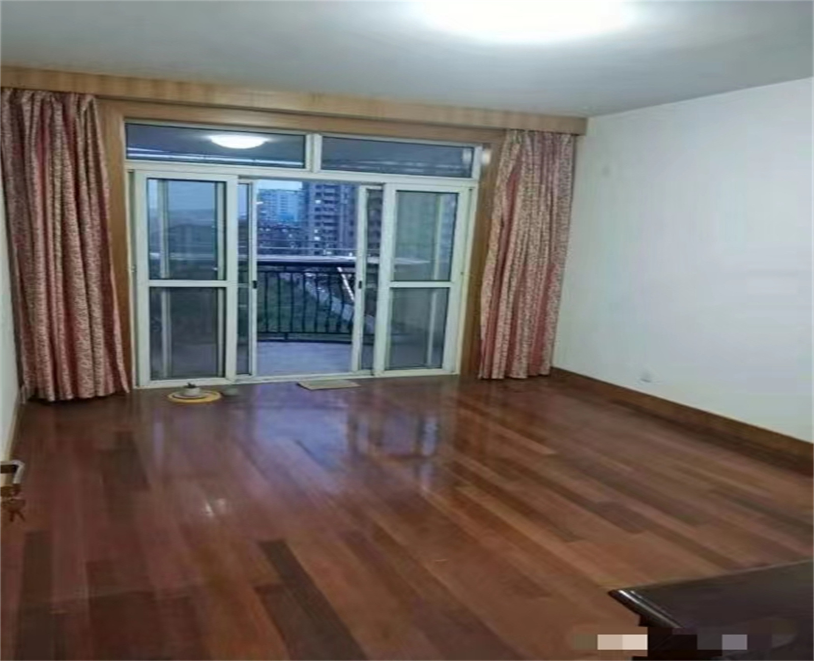 朝晖花园 3室2厅1卫 100m&sup2;