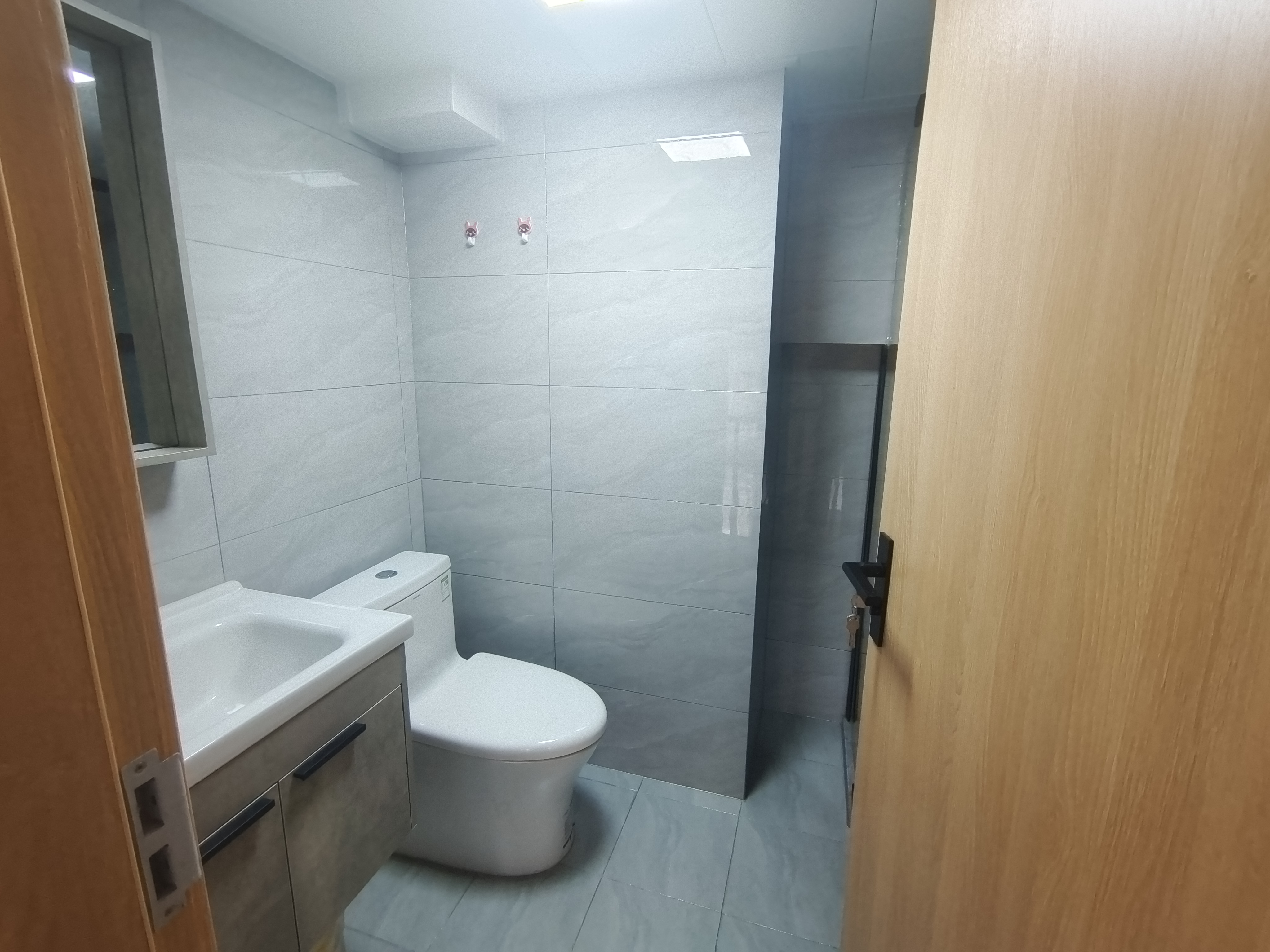 中港银座 5室2厅2卫 86m&sup2;
