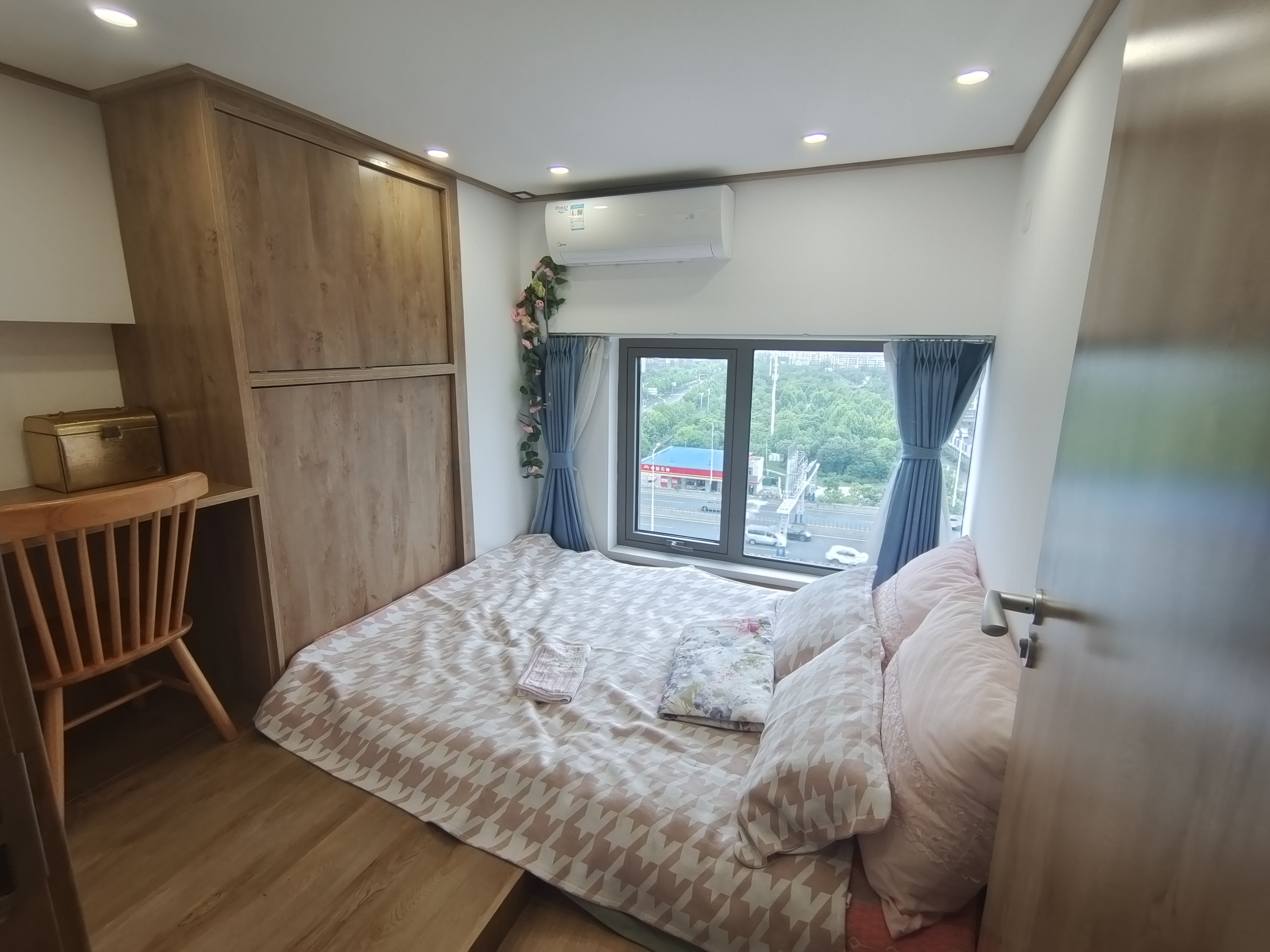中港银座 3室2厅2卫 68.00m&sup2;
